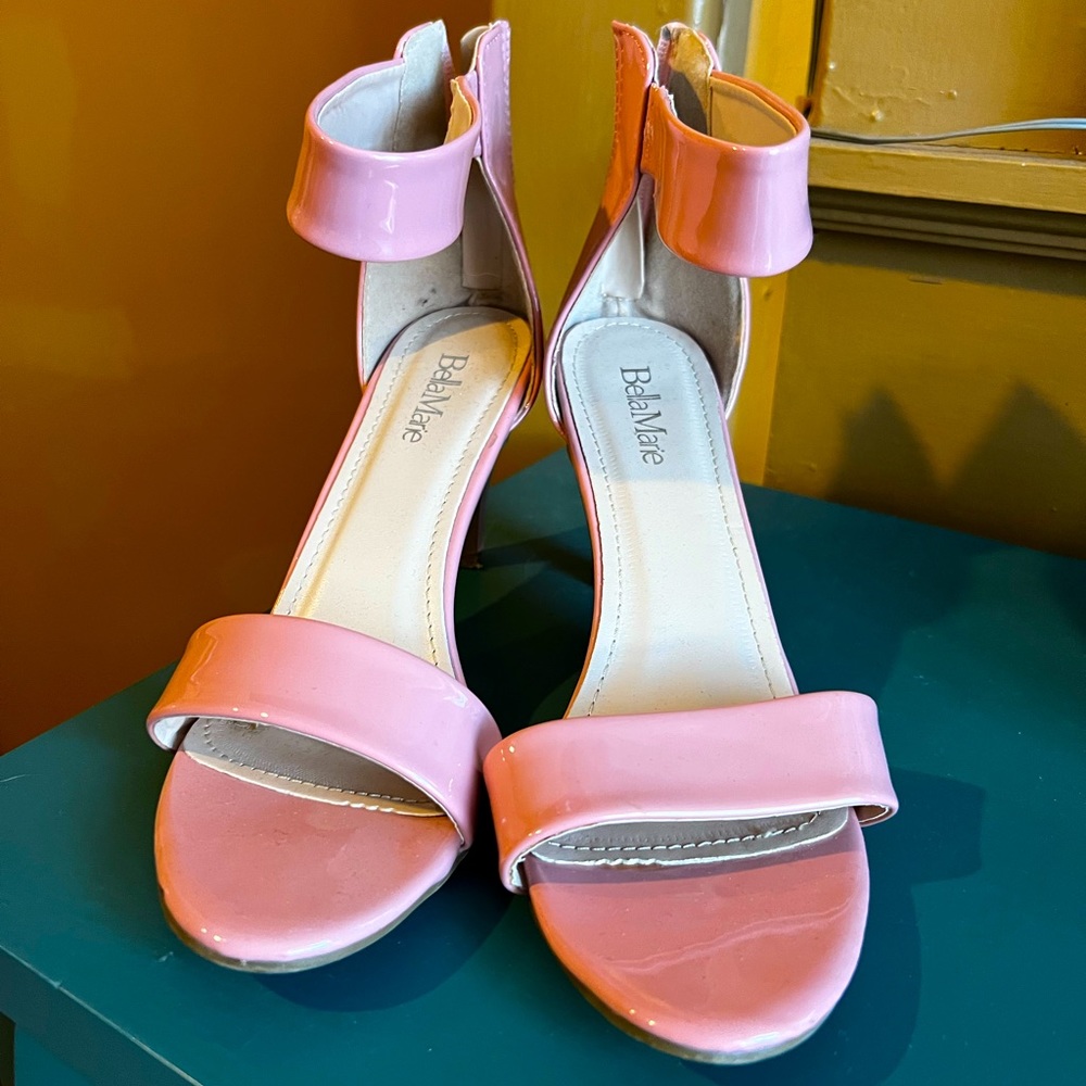 Bella Marie strappy sandal size 9M Women’s